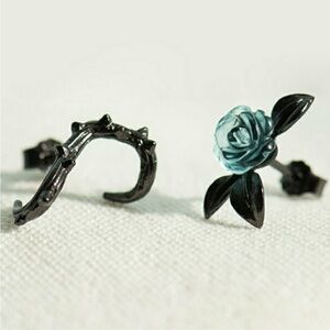 Black Rose Thorny Vine Asymmetrical Earrings ring